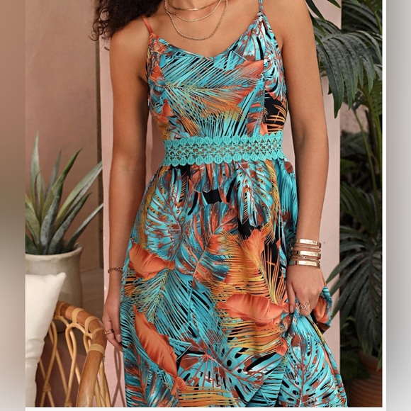 Boho Tropical Print Lace Insert Maxi Dress - Picture 4 of 10